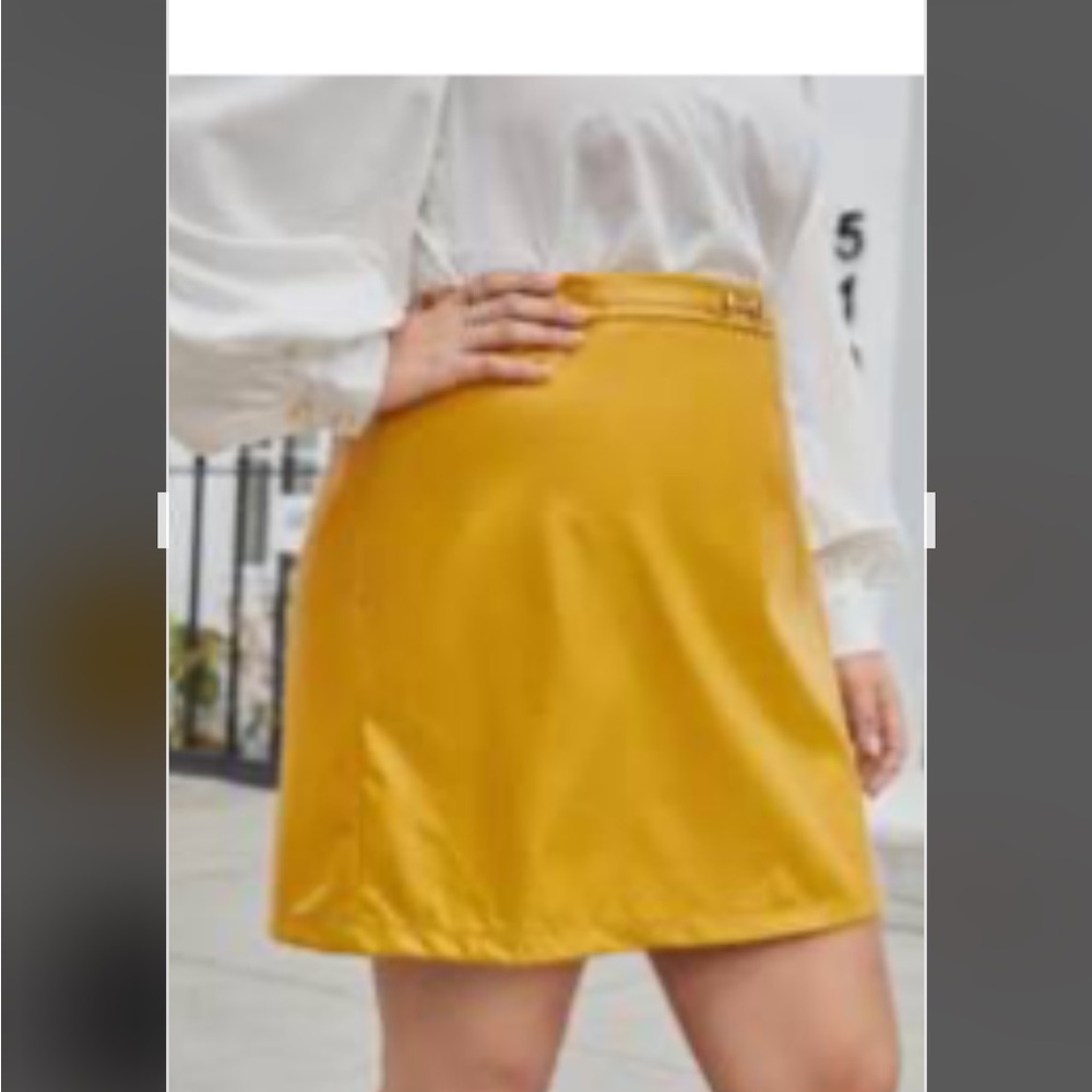 NWOT Plus High Waist SOLDDDDPU leather yellow skirt with buckle detail 3x